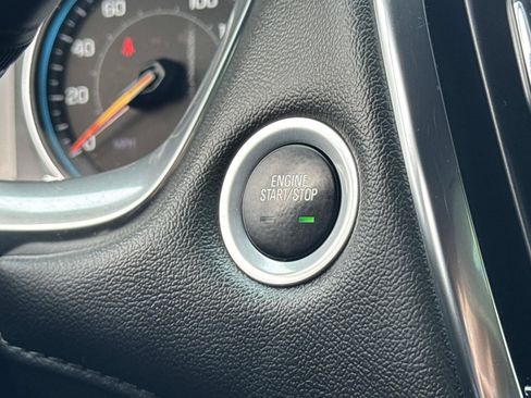 Used 2023 Chevrolet Traverse LT FWD image 19