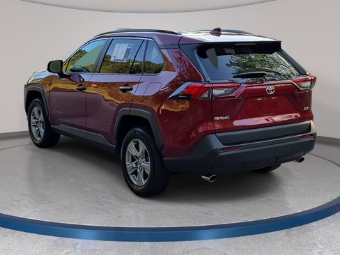 Used 2022 Toyota RAV4 XLE image 7
