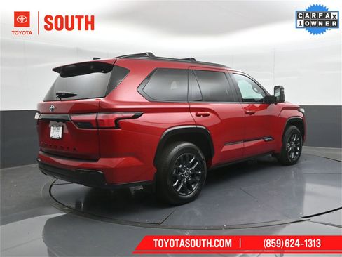 Used 2023 Toyota Sequoia Platinum image 2