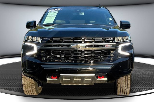 Used 2022 Chevrolet Tahoe Z71 w/ Luxury Package AWD/4WD image 2