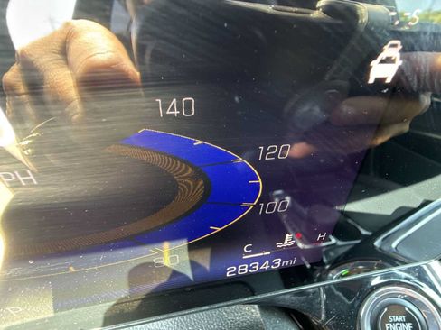 Used 2024 Chevrolet Trax RS w/ Sunroof Package FWD image 12
