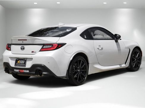 Used 2025 Toyota GR86 Premium RWD image 8