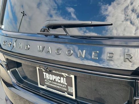 Used 2024 Jeep Grand Wagoneer L Series II w/ Quick Order Packagew 28T AWD/4WD image 5