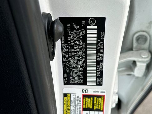 Certified 2024 Lexus ES 350 w/ Premium Package image 32