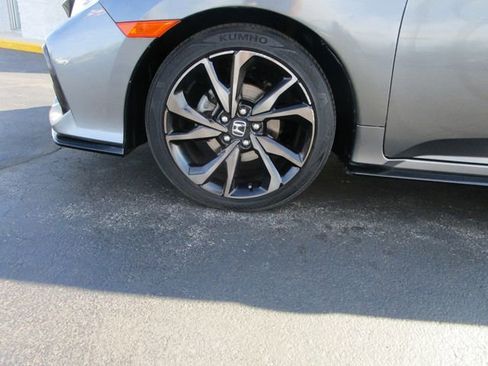 Used 2019 Honda Civic Sport image 2