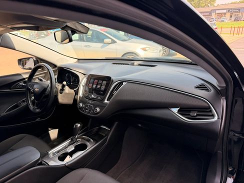Used 2016 Chevrolet Malibu LT FWD image 32
