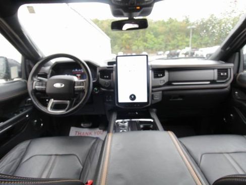 Used 2023 Ford Expedition Max Platinum image 6