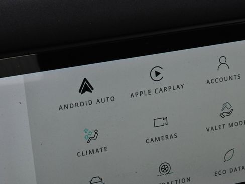 Used 2022 Land Rover Defender 110 X-Dynamic SE image 31