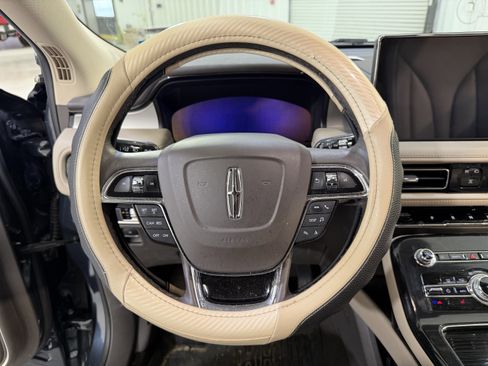 Used 2023 Lincoln Nautilus AWD w/ Premium Package image 15