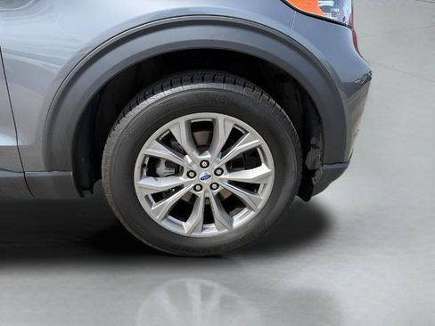 Certified 2023 Ford Explorer XLT w/ Equipment Group 202A AWD/4WD image 32