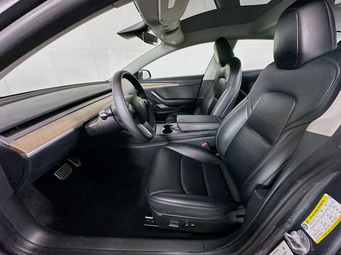 Used 2023 Tesla Model 3 Standard Range image 13