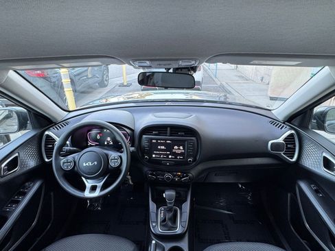 Used 2025 Kia Soul LX w/ LX Technology Package image 31