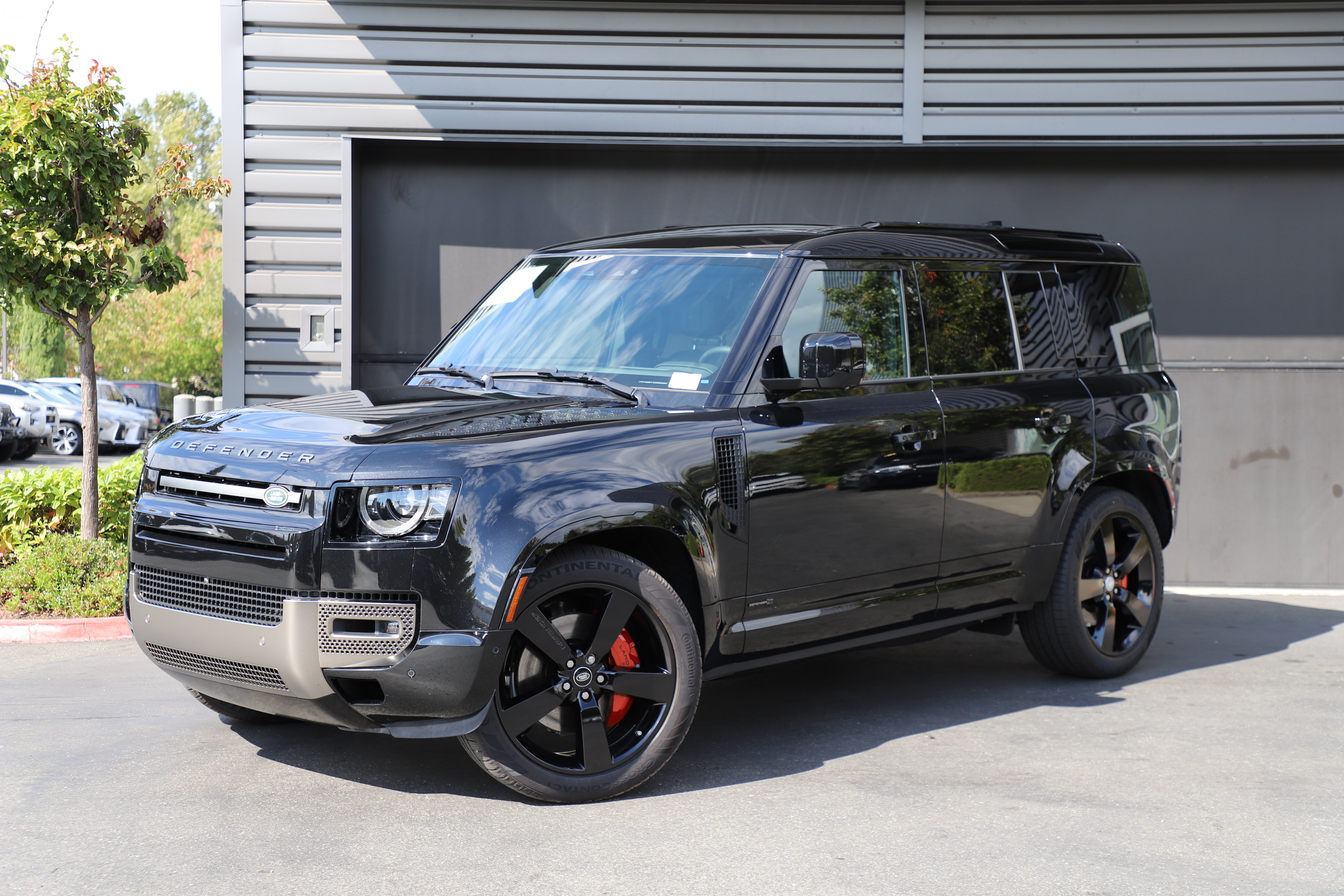 New 2025 Land Rover Defender 110 X AWD/4WD image 1