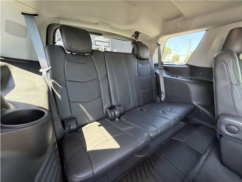 Used 2017 Cadillac Escalade Premium Luxury AWD/4WD image 29