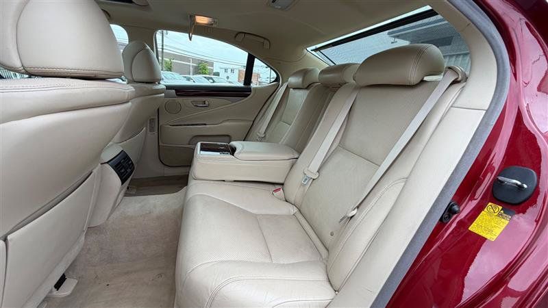 Used 2013 Lexus LS 460 AWD w/ Comfort Pkg image 47