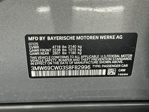 Used 2025 BMW 330i Sedan w/ Convenience Package image 17