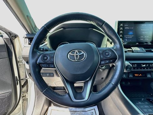 Used 2019 Toyota RAV4 XLE Premium w/ Cold Weather Package AWD/4WD image 11