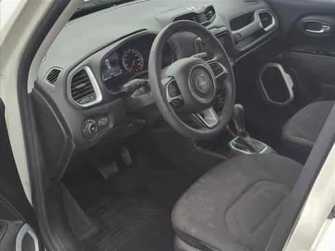 Used 2021 Jeep Renegade Latitude image 11