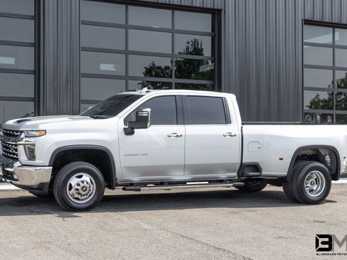 Used 2021 Chevrolet Silverado 3500 LTZ w/ LTZ Convenience Package AWD/4WD image 3