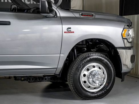 Used 2024 RAM 3500 Tradesman w/ Chrome Appearance Group image 7