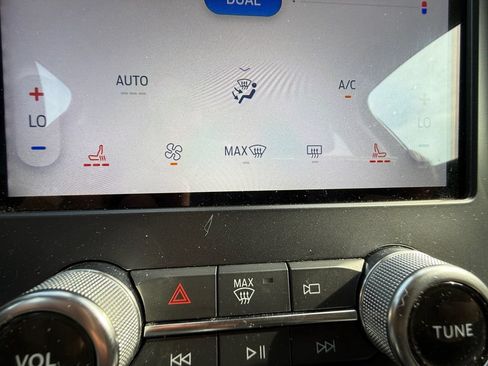 Used 2024 Ford Edge SEL AWD/4WD image 33