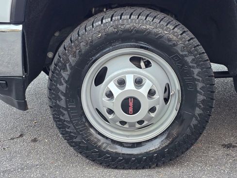 Used 2021 Chevrolet Silverado 3500 LT w/ Texas Edition image 40