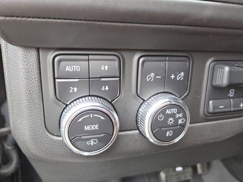 Used 2023 GMC Yukon Denali Ultimate AWD/4WD image 5
