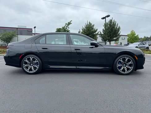 Used 2023 BMW i7 xDrive60 AWD/4WD image 12