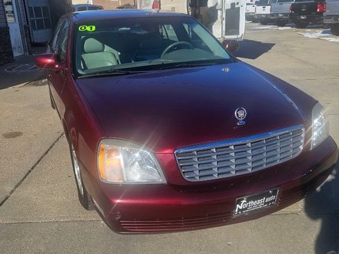 Used 2001 Cadillac De Ville w/ Comfort/Convenience Pkg image 2
