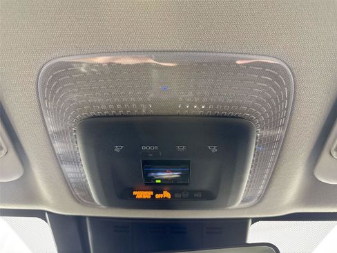 Certified 2025 Toyota Prius XLE FWD image 6