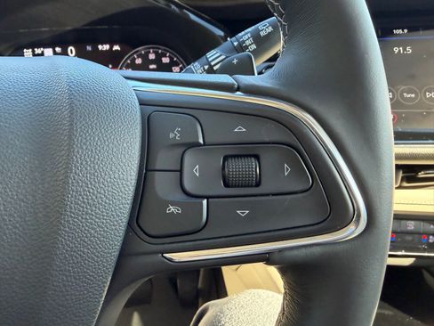 Used 2023 Buick Envision Avenir image 15