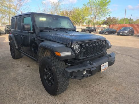 Used 2025 Jeep Wrangler Willys image 7