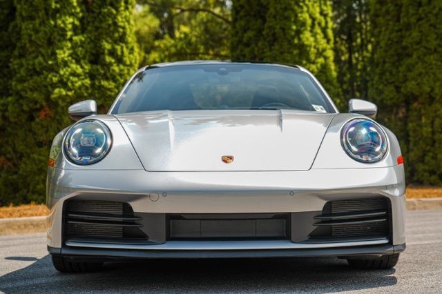 Used 2025 Porsche 911 Carrera RWD image 18