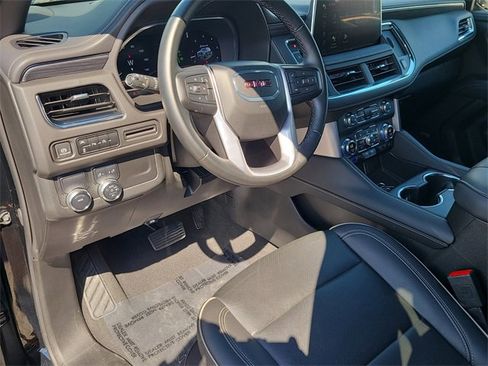 Used 2024 GMC Yukon XL SLT image 23