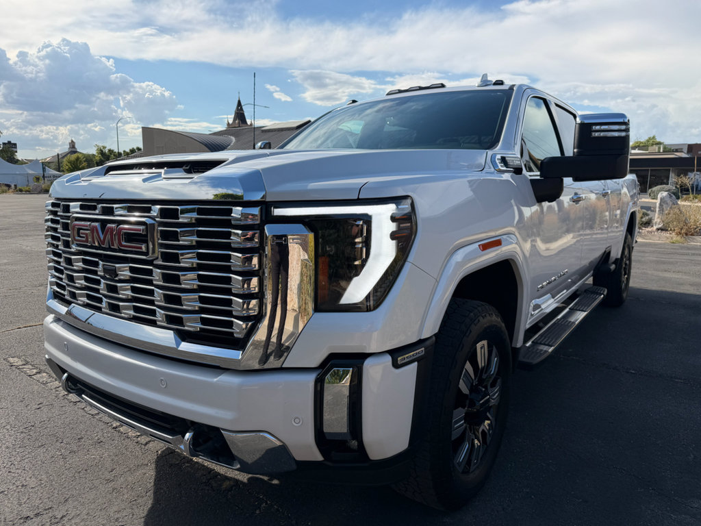 Used 2024 GMC Sierra 3500 Denali w/ Denali Reserve Package AWD/4WD image 9