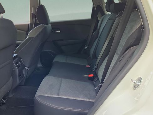 Used 2021 Nissan Rogue SV image 10