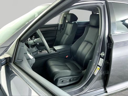 Used 2018 Honda Accord EX image 21