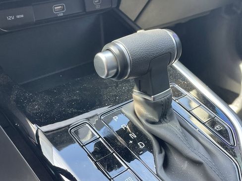 Certified 2025 Kia Niro LX FWD image 8