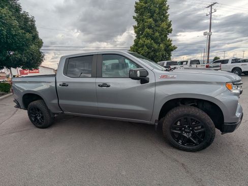 Used 2024 Chevrolet Silverado 1500 LT Trail Boss w/ LT Trail Boss Premium Package AWD/4WD image 2