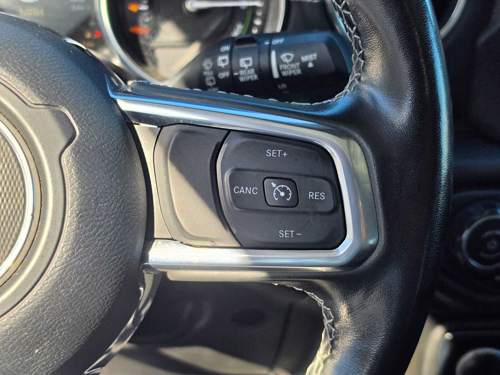 Used 2022 Jeep Wrangler Unlimited Sahara w/ Cold Weather Group AWD/4WD image 30