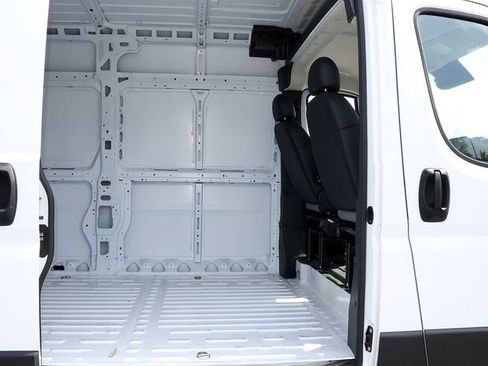 Used 2026 RAM ProMaster 2500 w/ Convenience Group FWD image 23