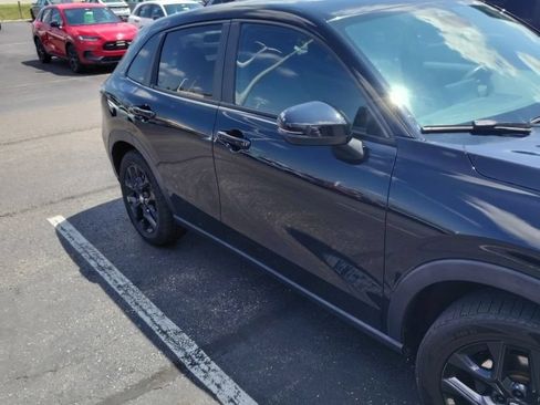 Used 2024 Honda HR-V Sport image 8