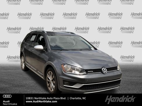 Used 2017 Volkswagen Golf Alltrack S AWD/4WD image 1