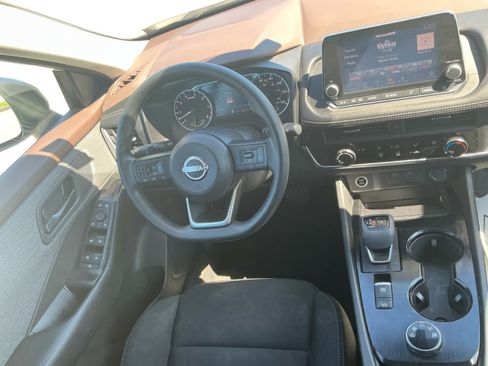 Used 2023 Nissan Rogue S AWD/4WD image 11