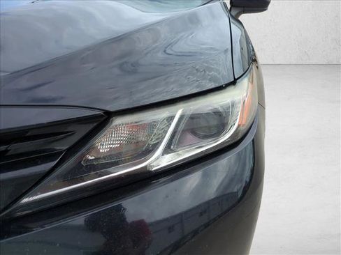 Used 2020 Toyota Camry LE FWD image 9