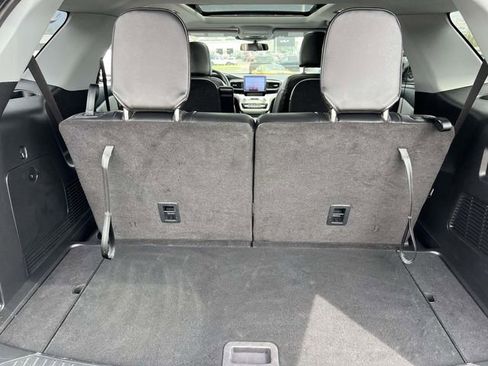 Used 2023 Ford Explorer XLT w/ Equipment Group 202A image 7
