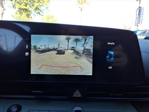 Certified 2025 Hyundai Elantra Limited w/ Cargo Package image 21