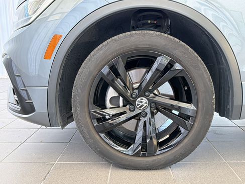 Used 2023 Volkswagen Tiguan SE R-Line image 12