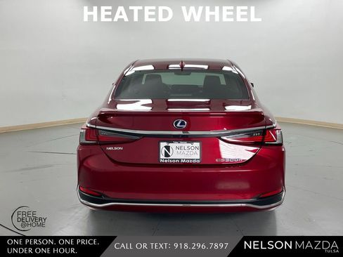 Used 2021 Lexus ES 300h w/ Premium Package image 7