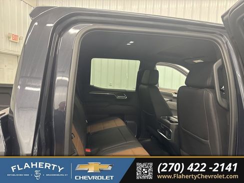 Used 2024 Chevrolet Silverado 1500 High Country w/ Technology Package image 15